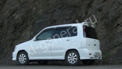 Автостекло Nissan Cube Z10